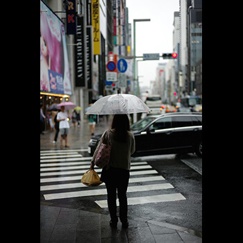 10 praktycznych sposobów na redukcję emisji CO2 w przedsiębiorstwie